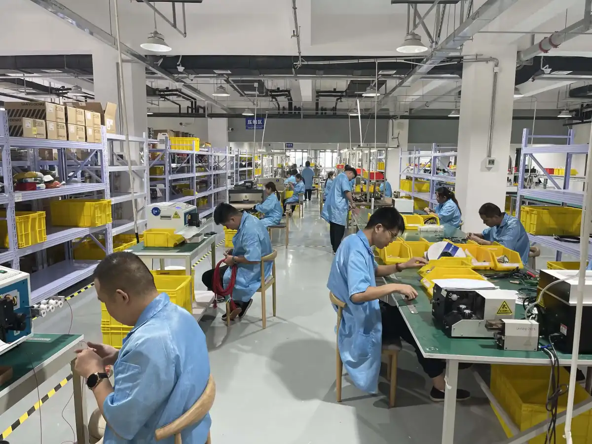 Ligne d'assemblage de faisceaux industriels